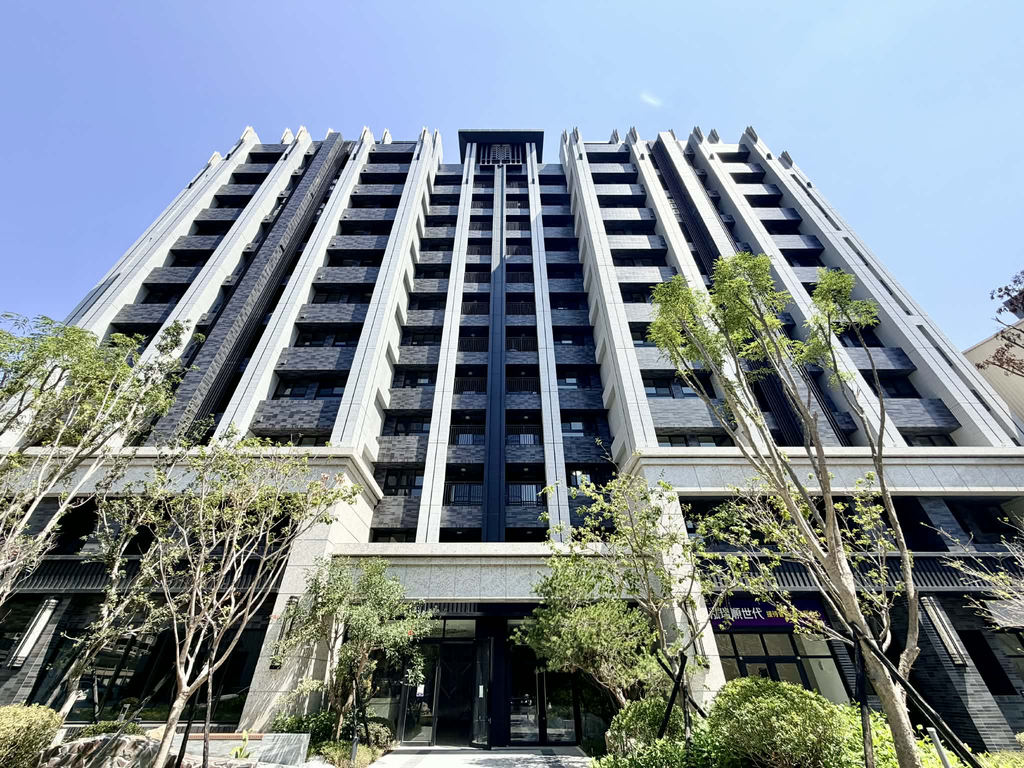Mới hoàn công! Hồng Thụy Thuận Thế Đại - 3PN cạnh cửa thang máy B1 chỗ đậu xe phẳng cạnh cột!