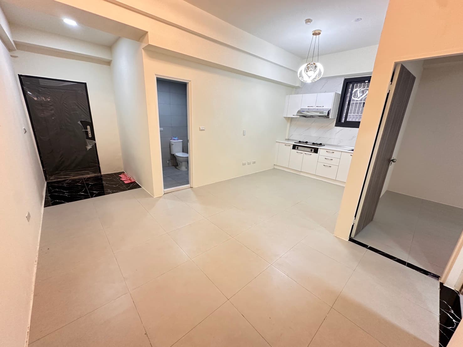 Khu thương mại Đại Lý Thành Công - 2PN lớn kèm chỗ đậu xe - Nhà mới hoàn toàn dọn vào ở ngay