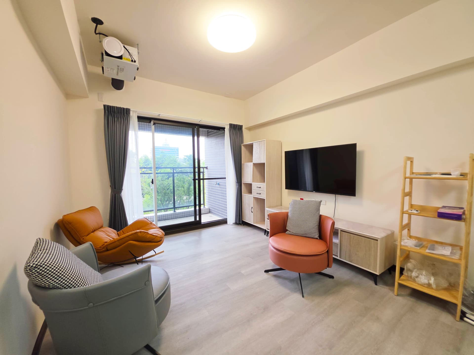 Đại học Trung Hưng | Sakura Hưng Đại Chi Anh | 3 phòng ngủ + chỗ đậu xe phẳng | Căn view sông Khang Kiều