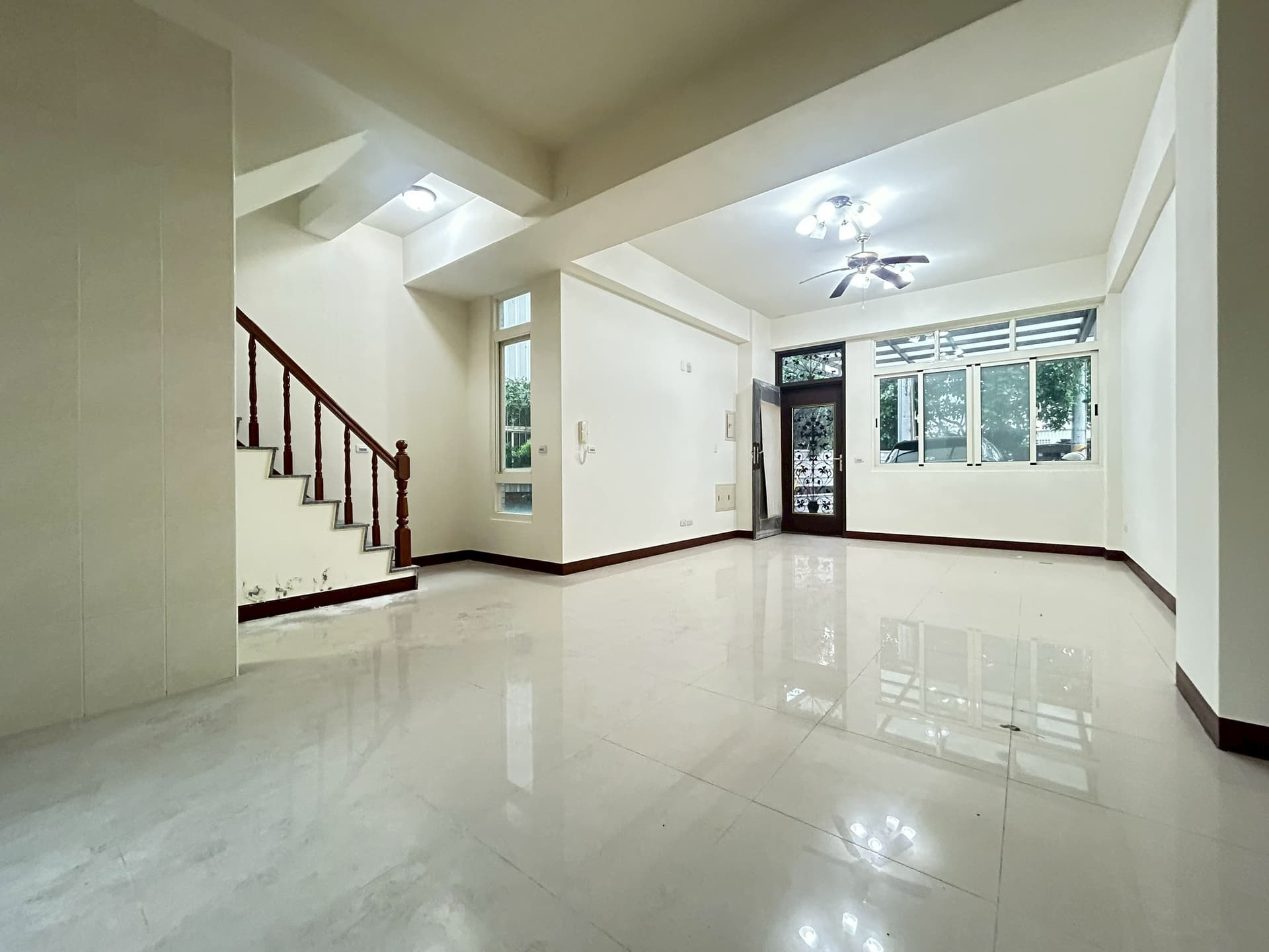 Nhà phố tuổi trẻ đất rộng - Gần IC Chương Hóa - Quốc lộ 1 - Toàn bộ mới