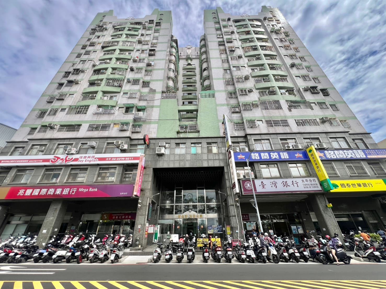 Căn hộ 3 phòng ngủ - Chung cư Tân Sinh Hoạt Thế Kỷ - Tầng cao view đẹp